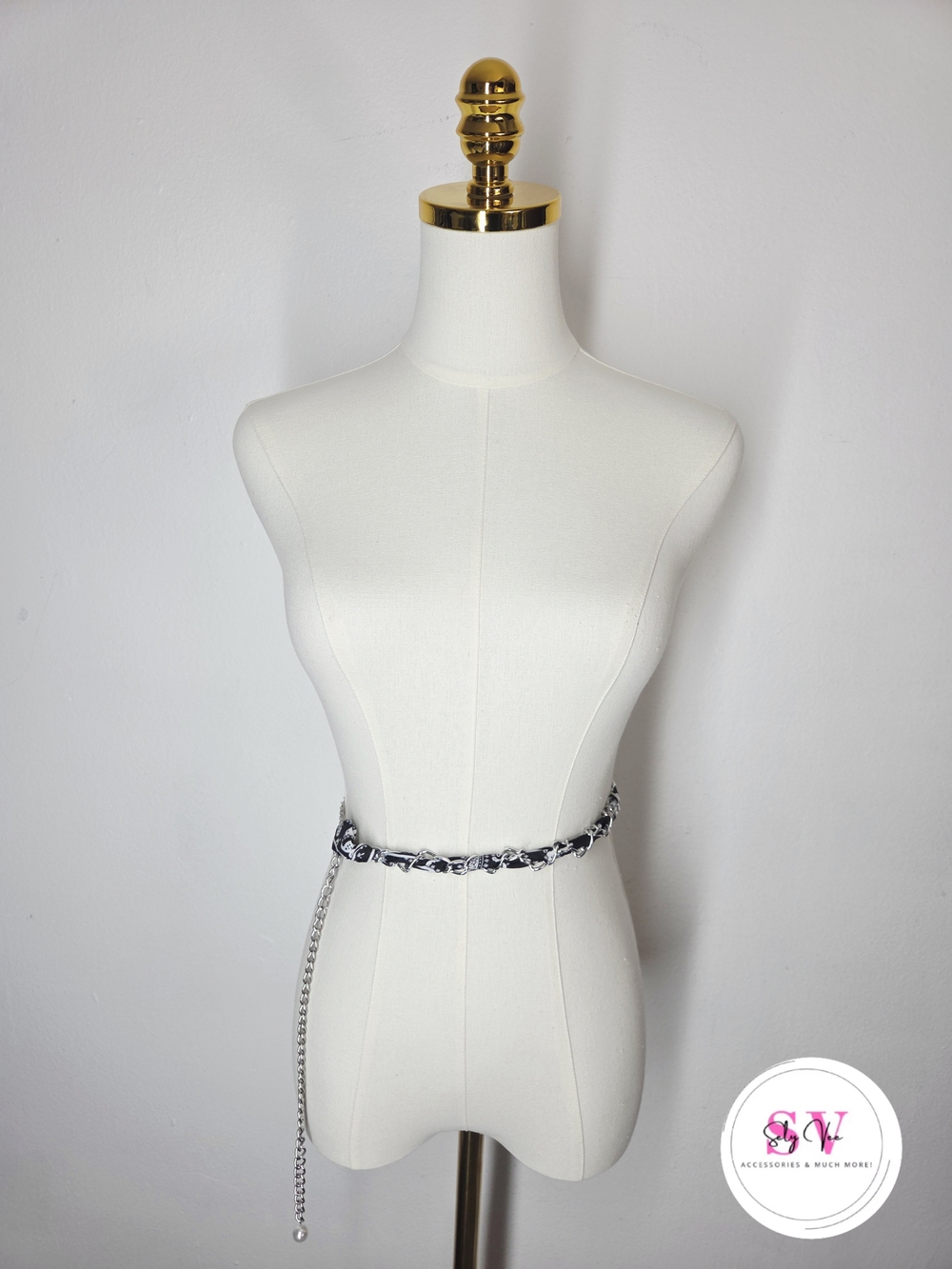 Silver chain belt with black and white Scarf